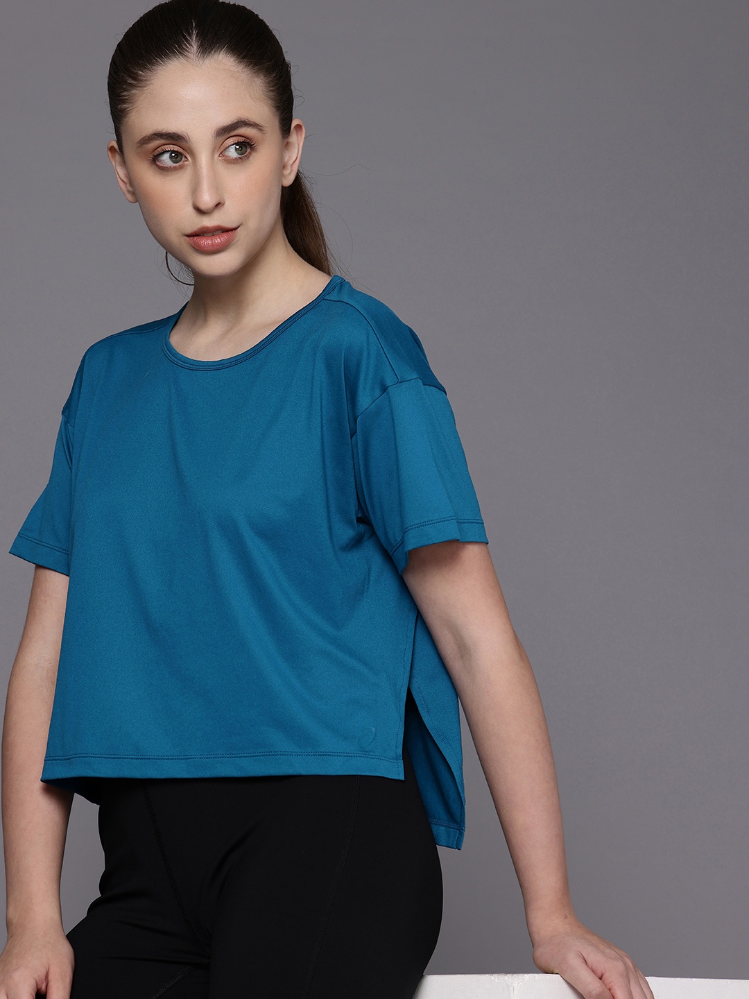 

ASICS Solid Round Neck T-shirt, Blue