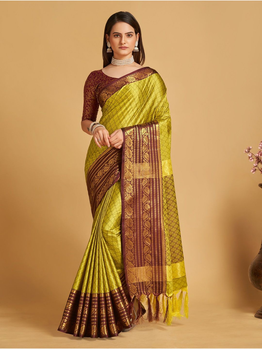 

ORUS Ethnic Motif Zari Woven Banarasi Saree, Lime green