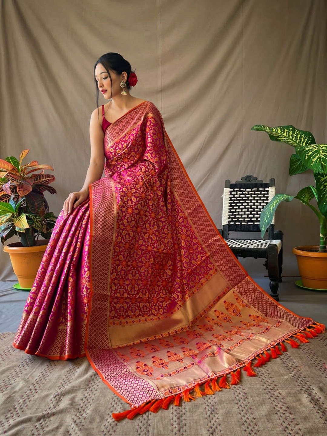 

ORUS Woven Design Ethnic Motifs Zari Patola Saree, Pink