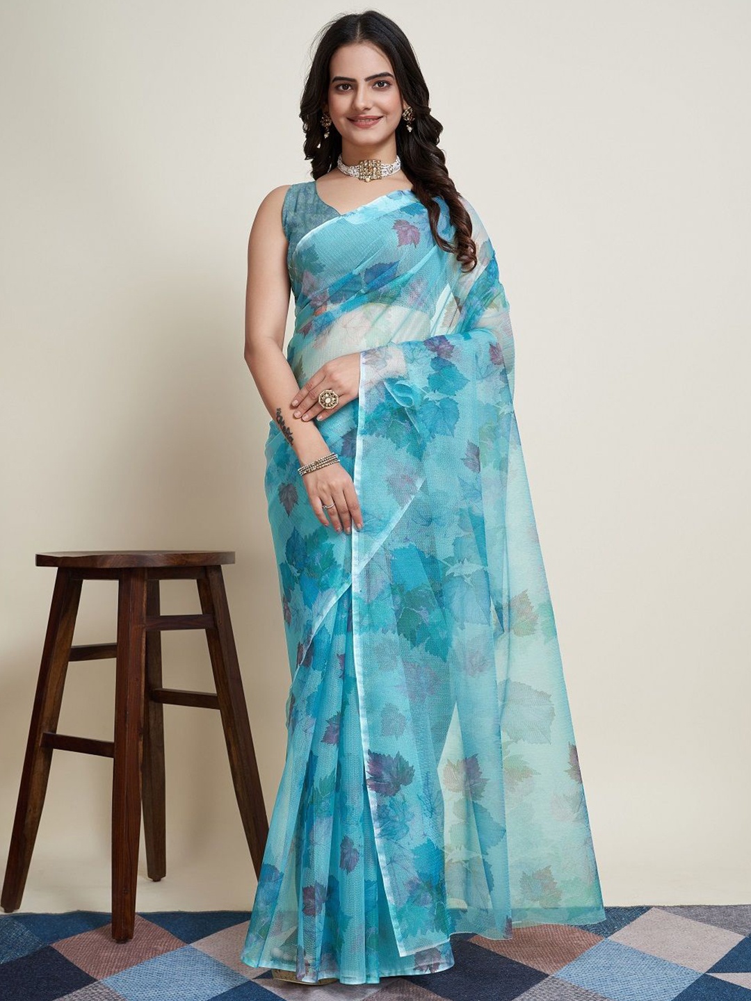 

ORUS Floral Design Saree with No Border, Blue