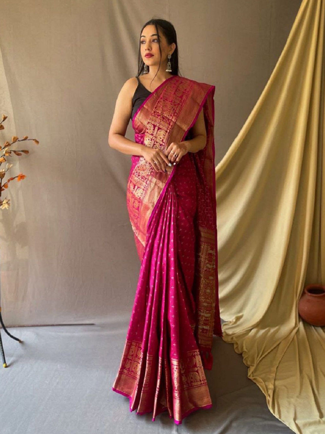 

ORUS Woven Design Zari Banarasi Saree, Pink