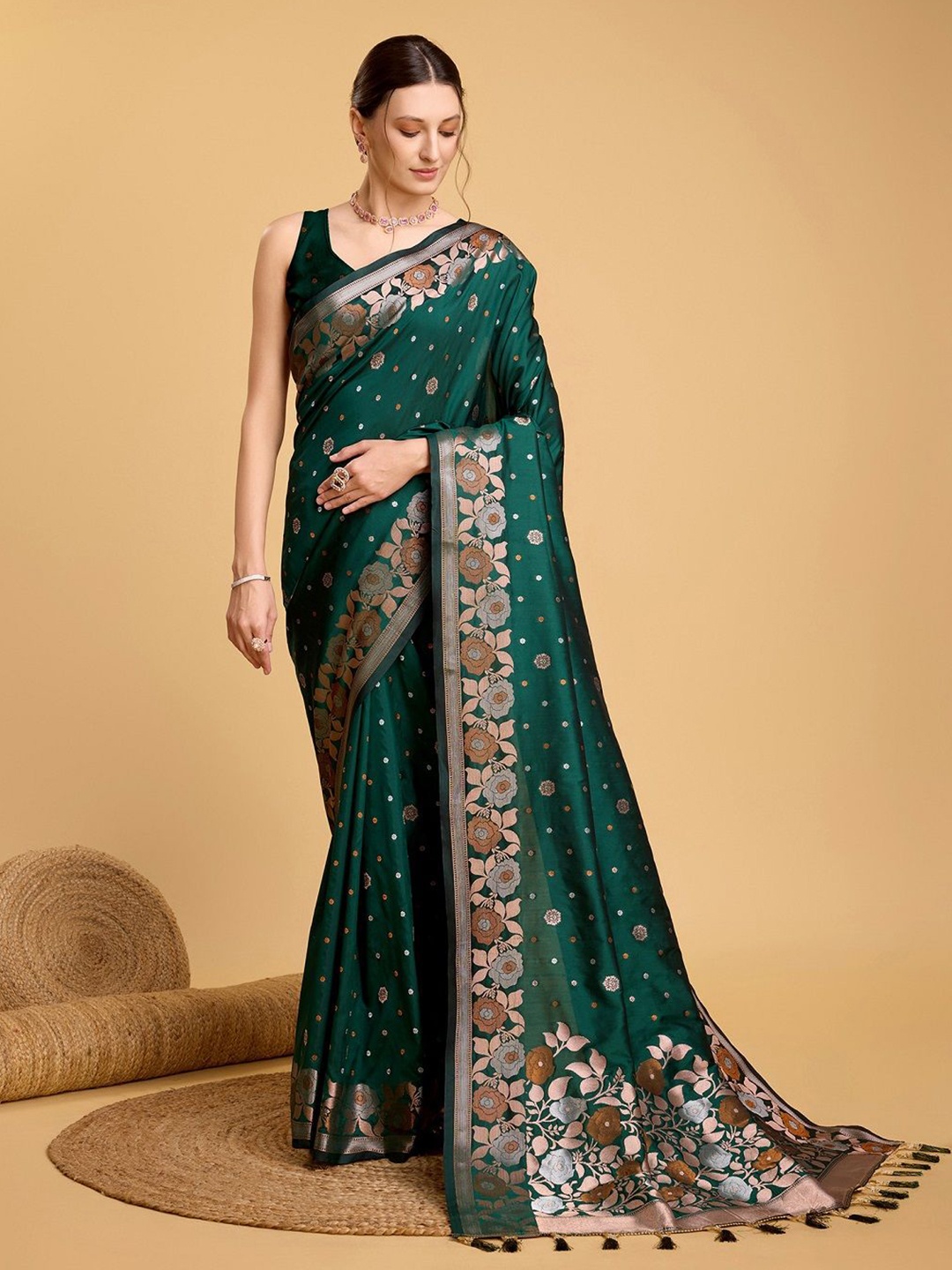 

ORUS Woven Design Zari Banarasi Saree, Green