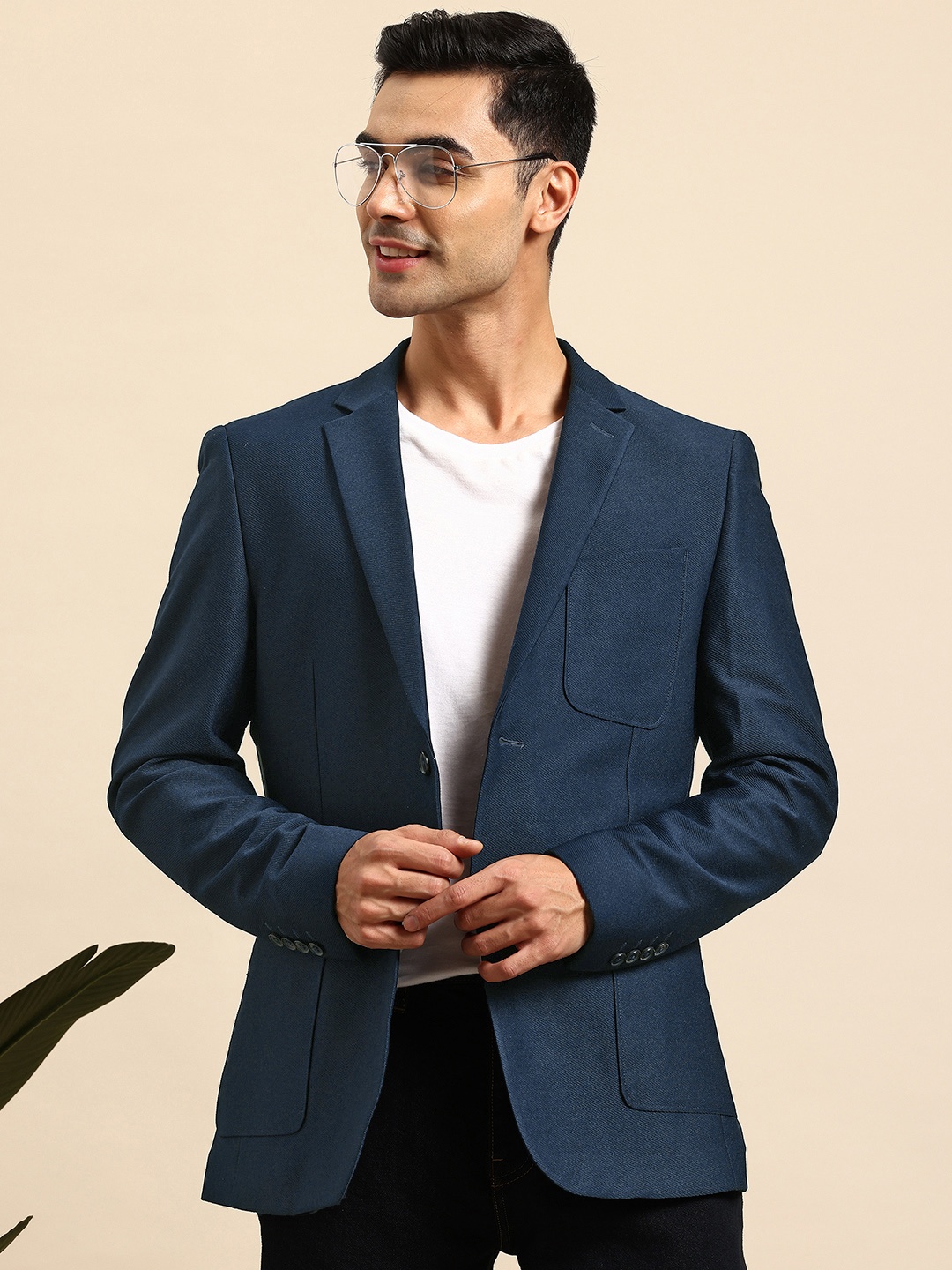 

Mast & Harbour Notched Lapel Single-Breasted Semiformal Blazer, Navy blue