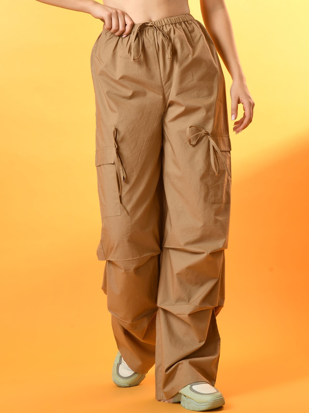 

PRETTY LOVING THING Women Loose Fit High-Rise Cargos Trousers, Brown