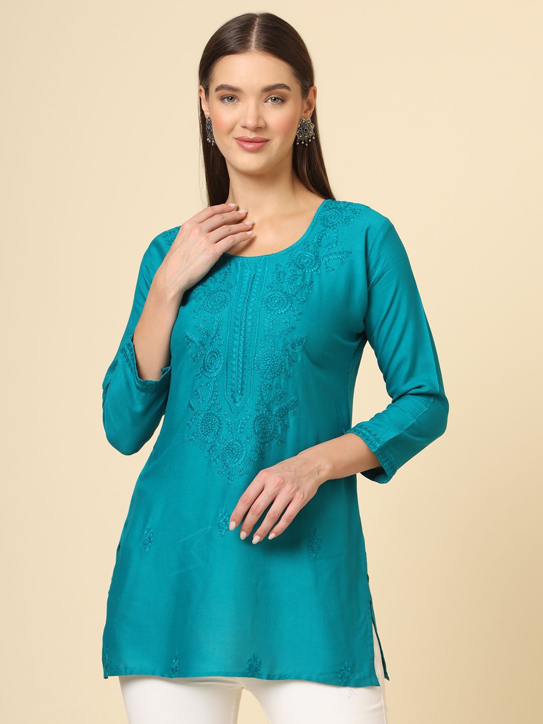 

VAIRAGEE Floral Embroidered Thread Work Thread Work Kurti, Blue