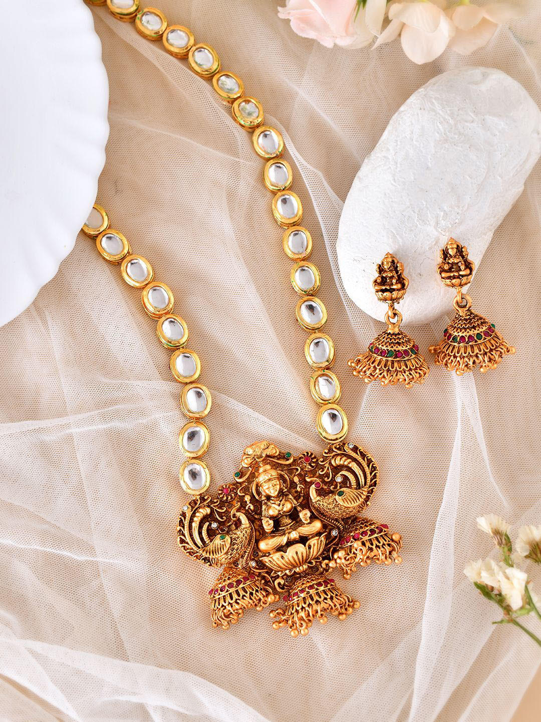 

Silvermerc Designs Gold-Plated Kundan-Studded & Pearl-Beaded Temple Jewellery Set