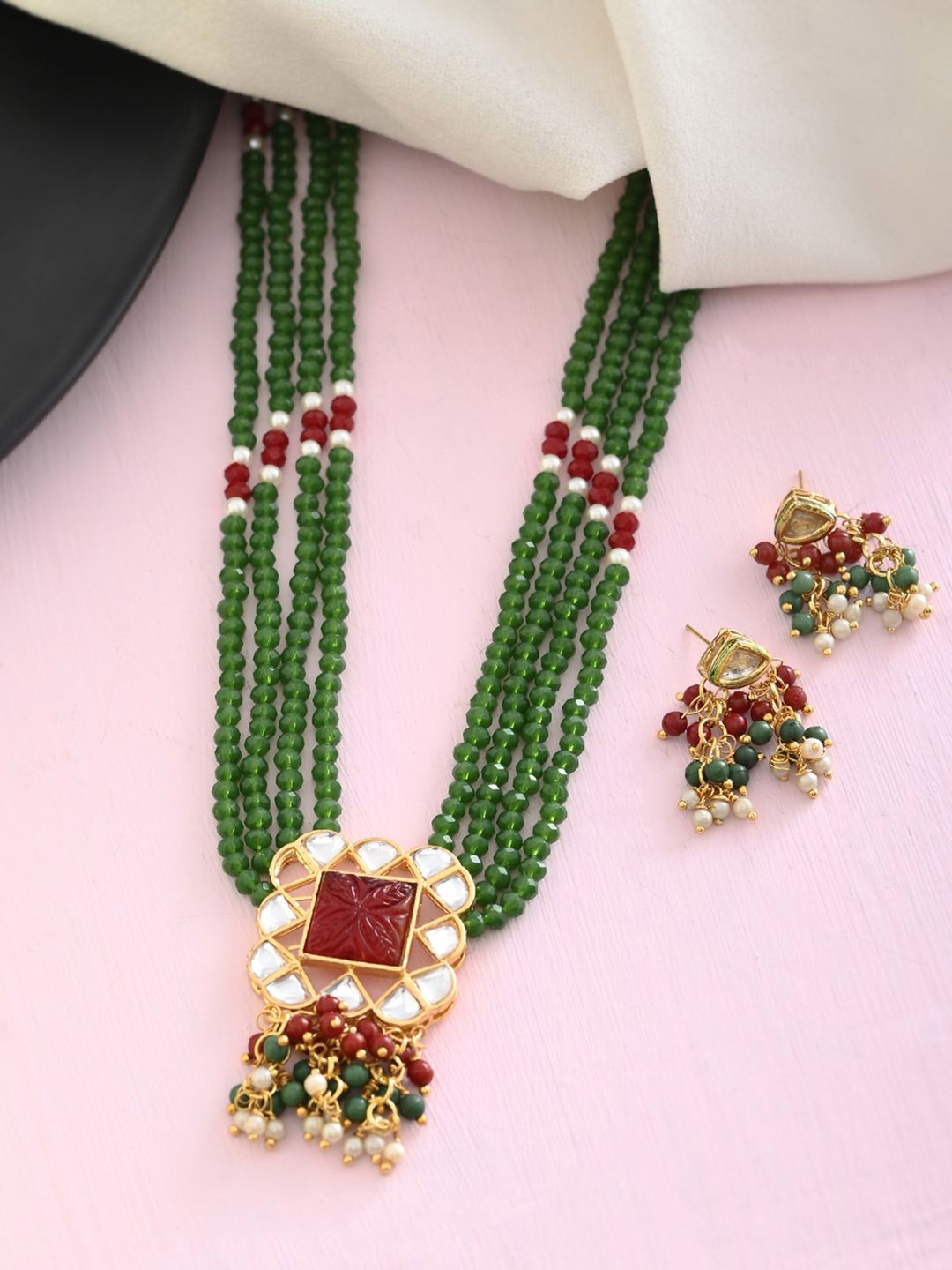 

Silvermerc Designs Gold-Plated Kundan & Beaded Jewellery Set