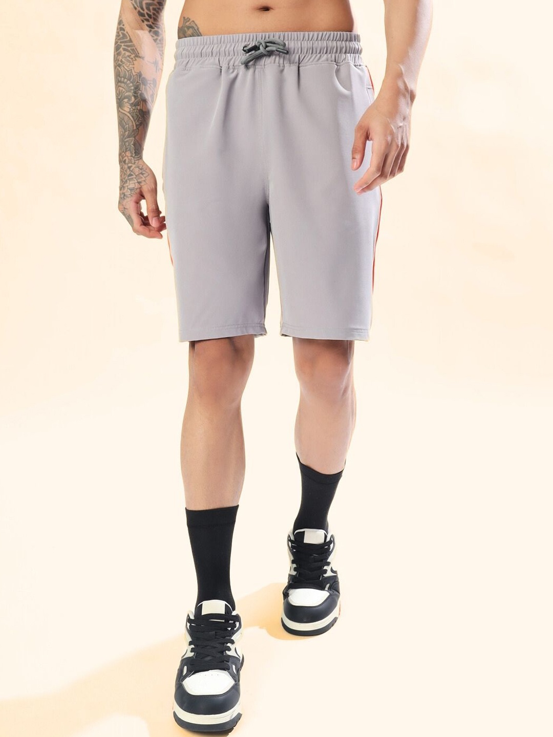 

WEARDUDS Men Mid-Rise Pure Cotton Relaxed Fit Shorts, Grey