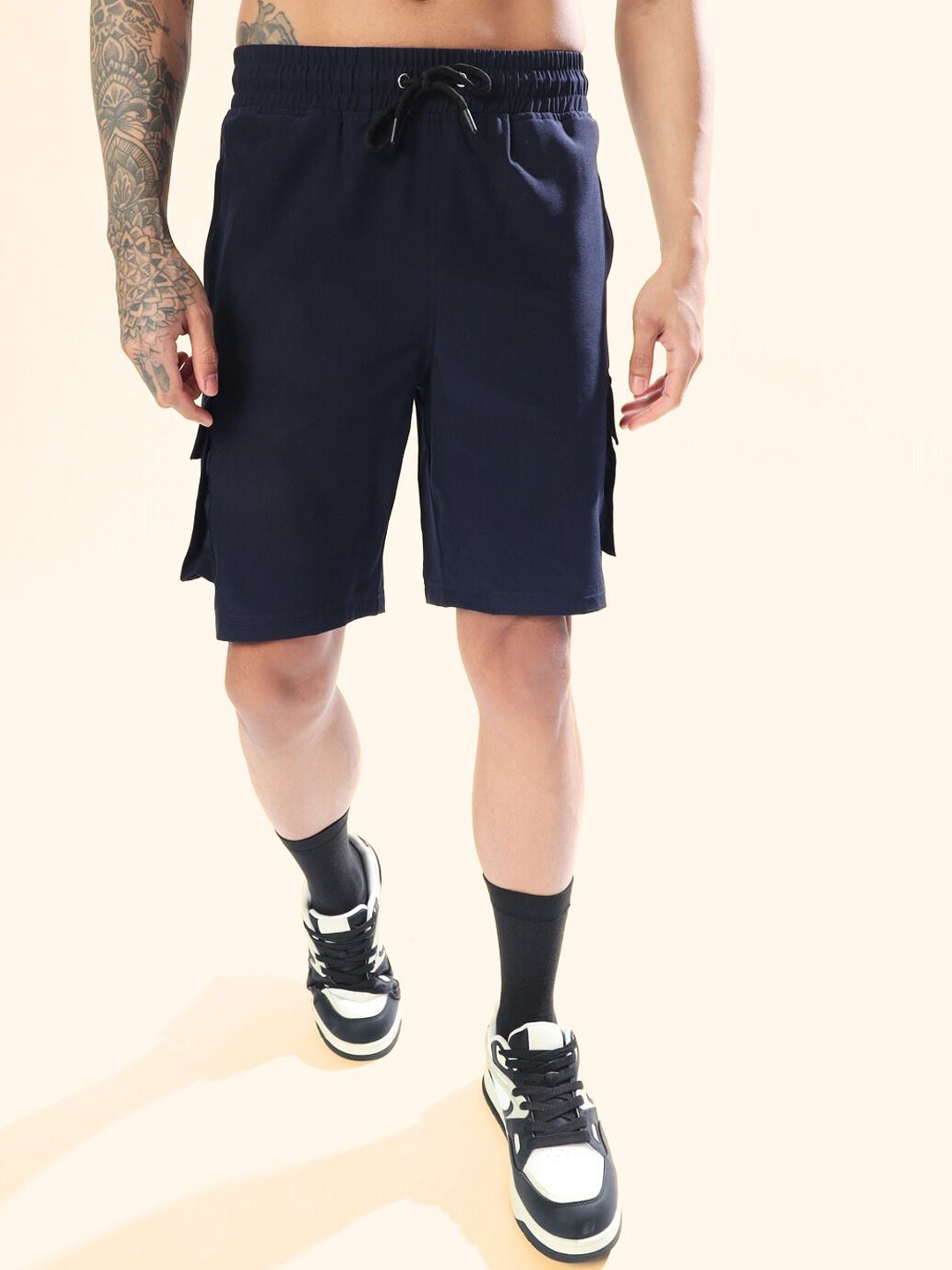 

WEARDUDS Men Mid-Rise Pure Cotton Relaxed Fit Cargo Shorts, Navy blue