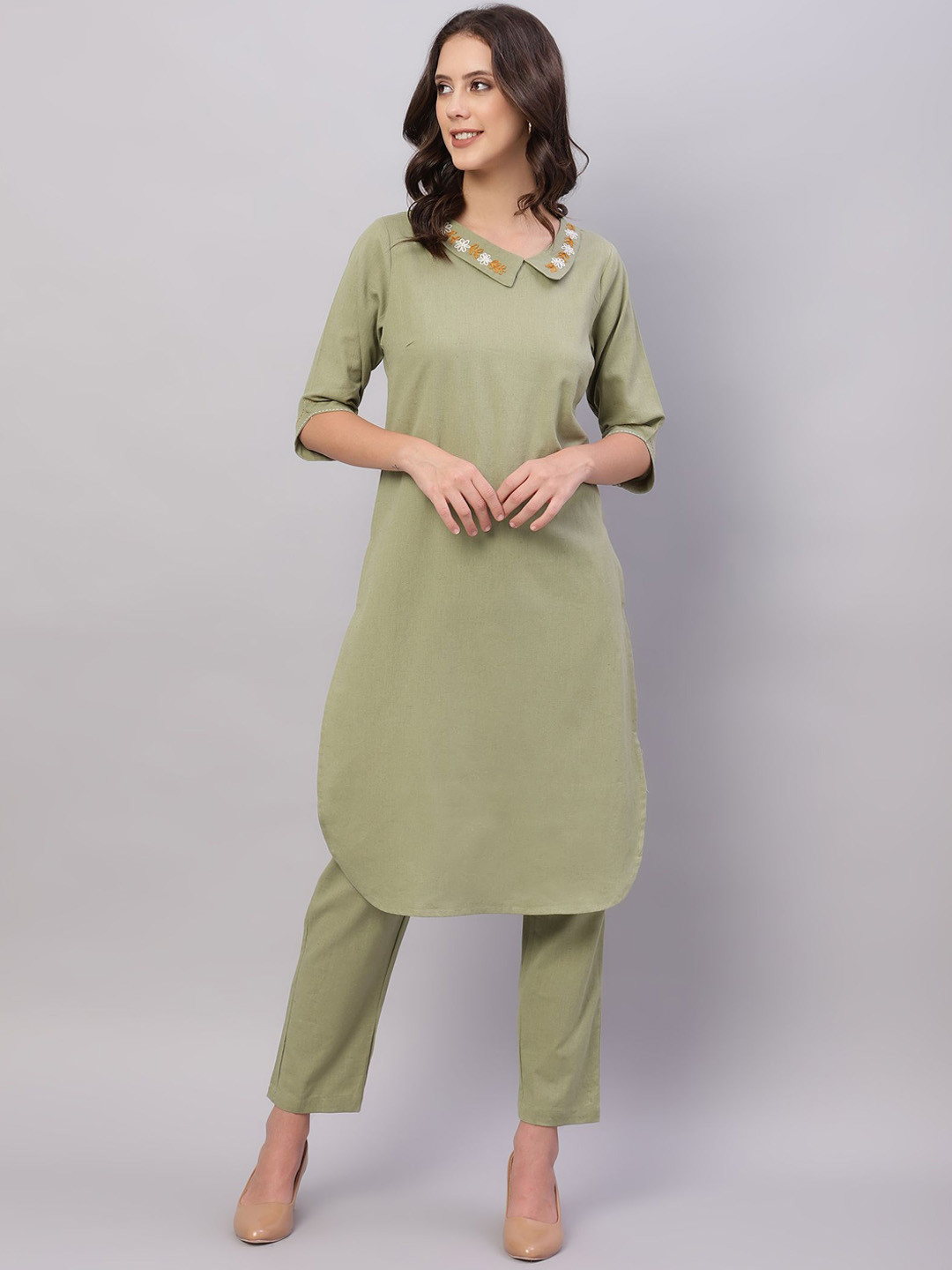 

FLAMBOYANT Floral Yoke Design Regular Pure Cotton Kurta with Trousers, Green