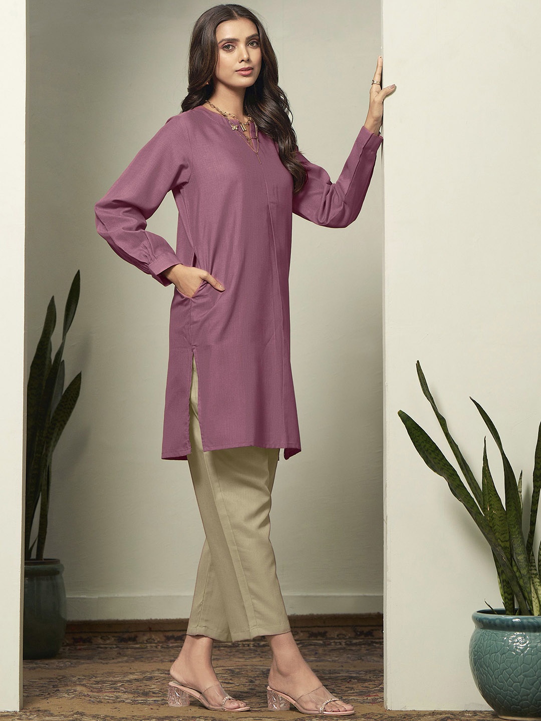 

Sangria Pure Cotton Puffed Sleeves Straight Kurta With Trousers, Pink