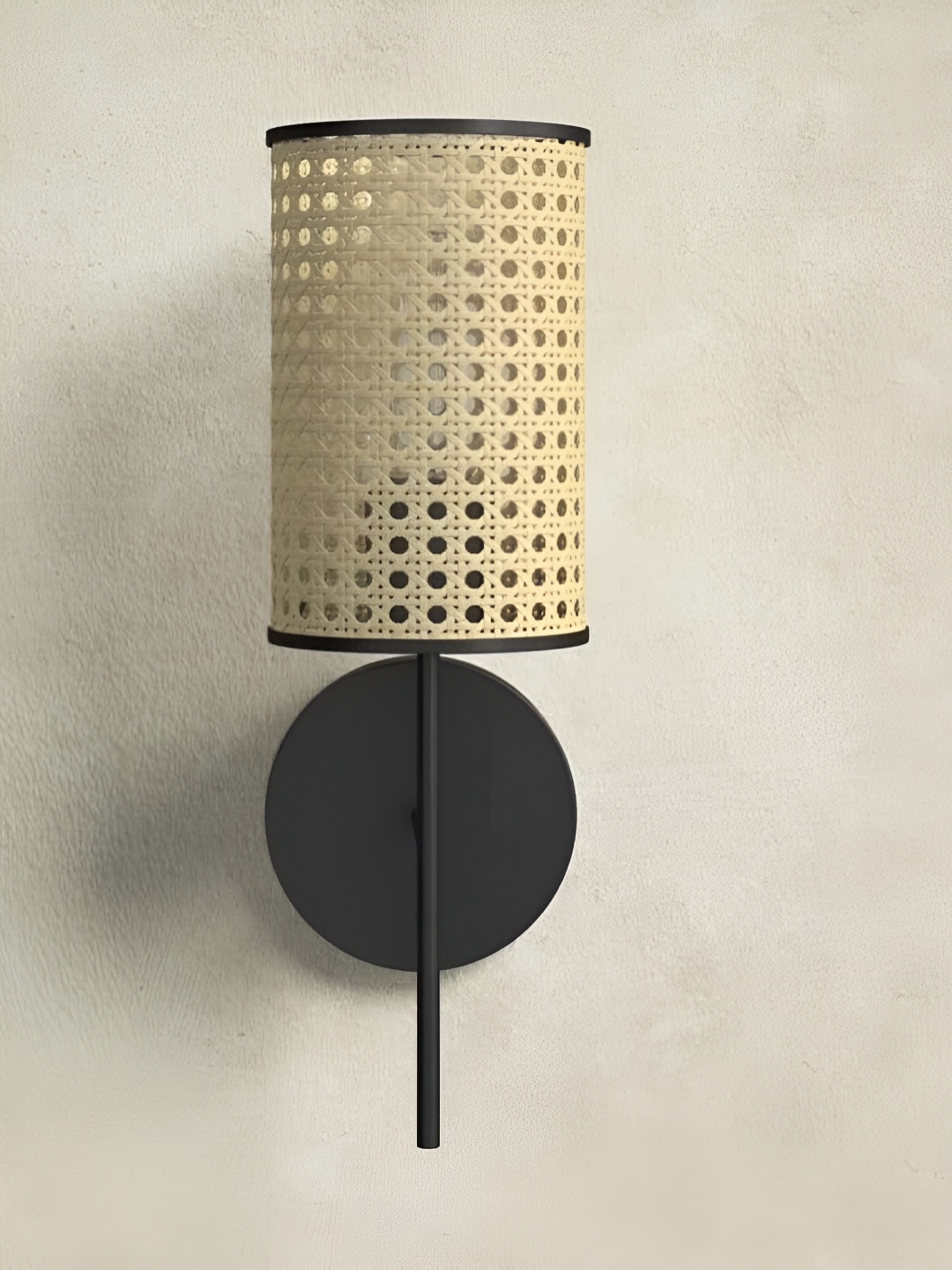 

akway Black & Beige Textured Wooden Wall Lamp