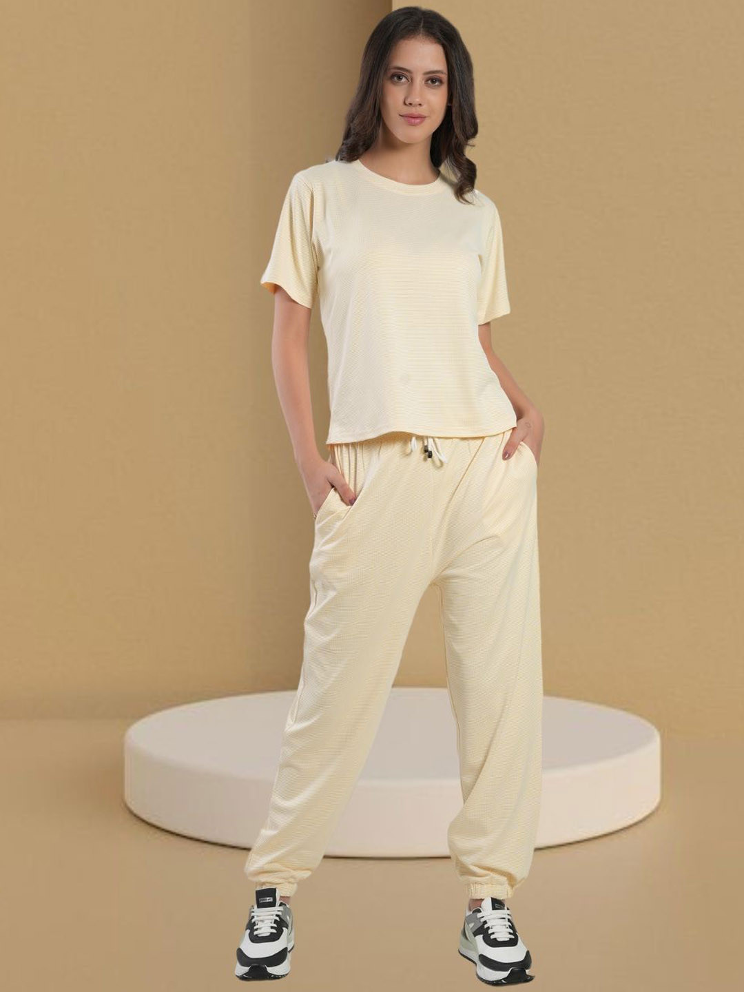 

BAESD Round Neck Short Sleeves T-Shirt With Joggers, Yellow