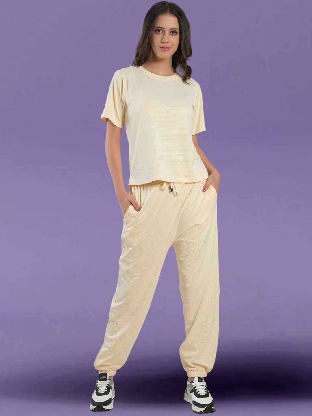 

BAESD Round Neck Short Sleeves T-Shirt With Joggers, Yellow