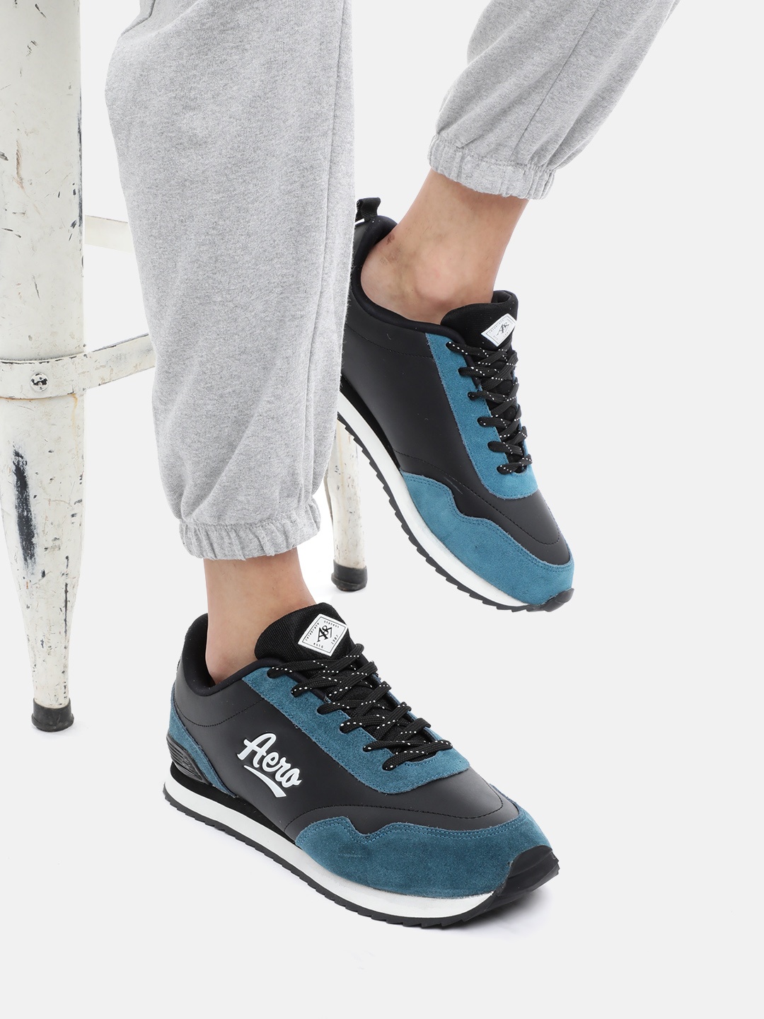 

Aeropostale Men Colourblocked Sneakers, Black