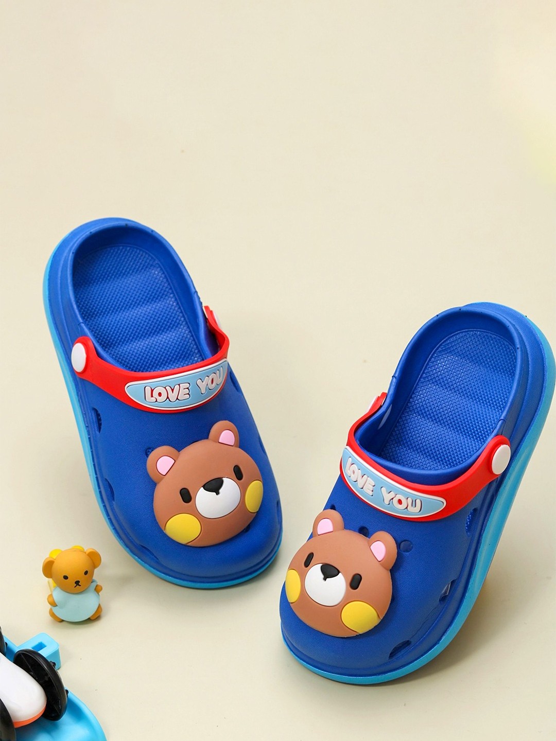 

Yellow Bee Boys Cute Bear Self Design Clogs, Blue