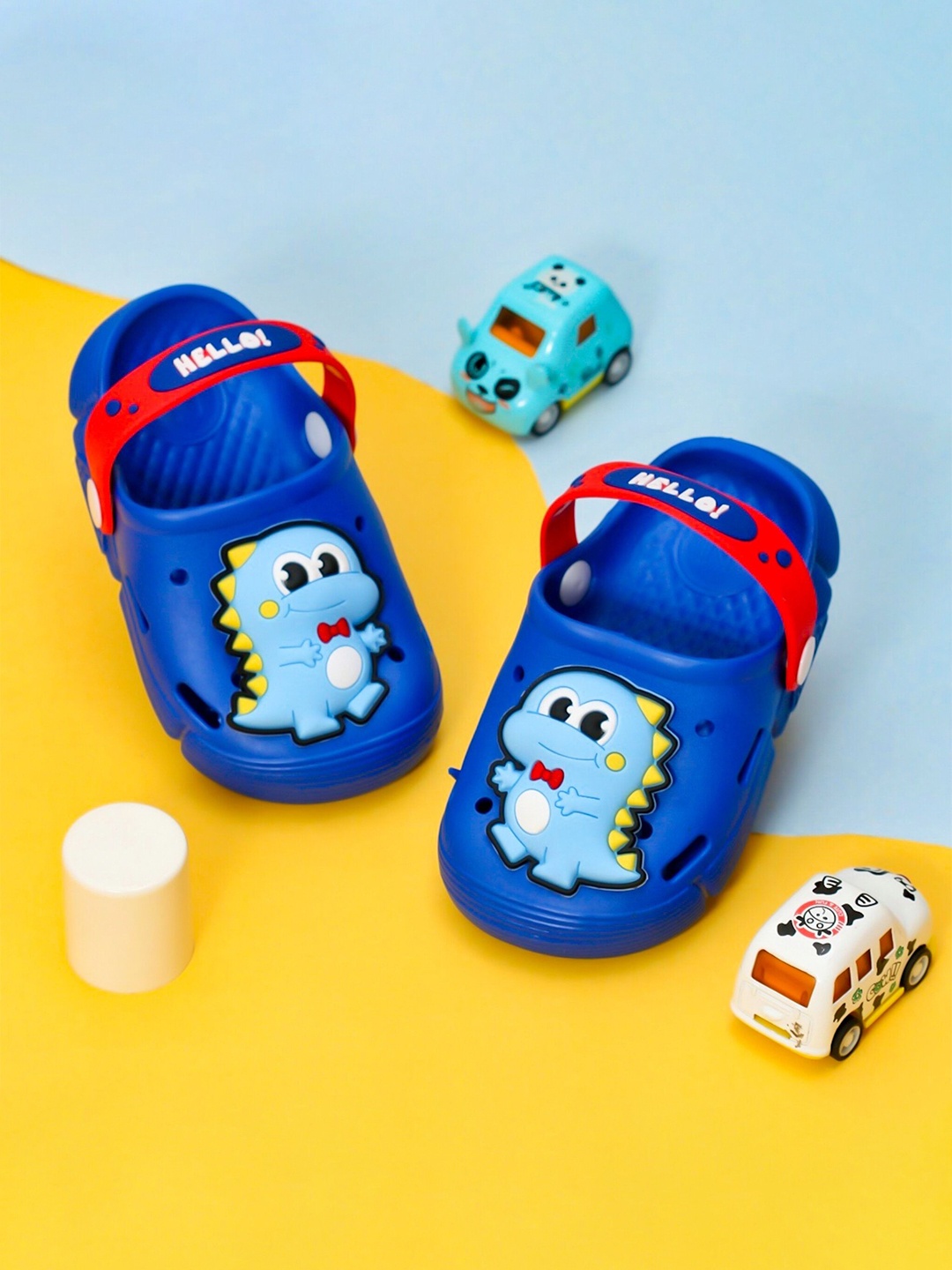 

Yellow Bee Boys Dino Self Design Clogs, Blue