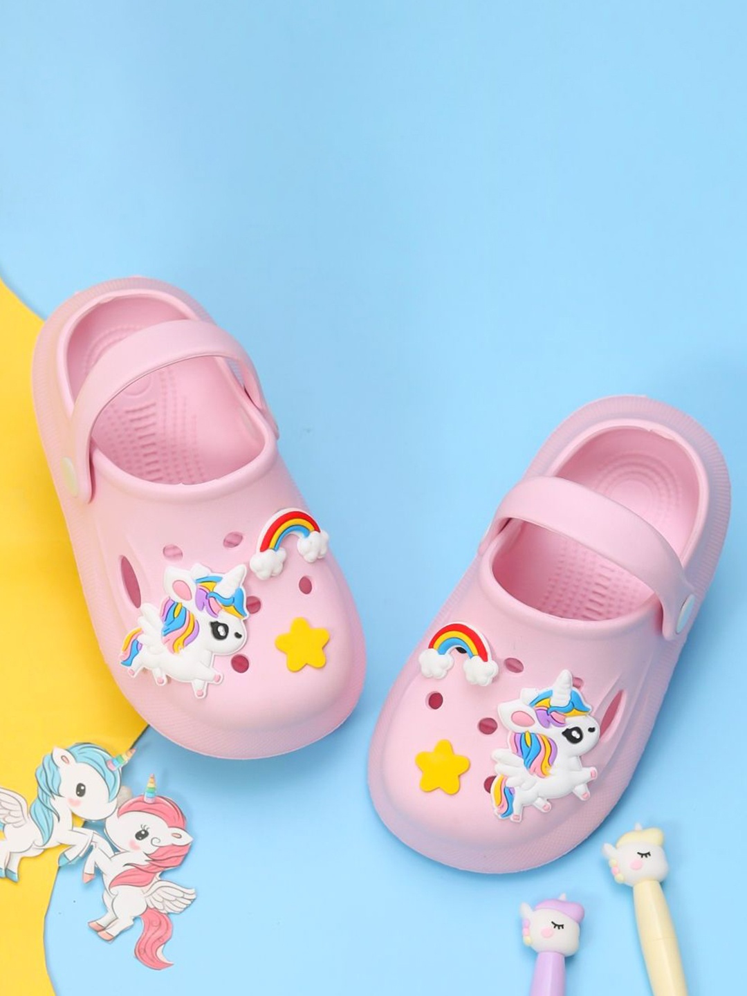 

Yellow Bee Girls Unicorn & Rainbow Clogs, Pink