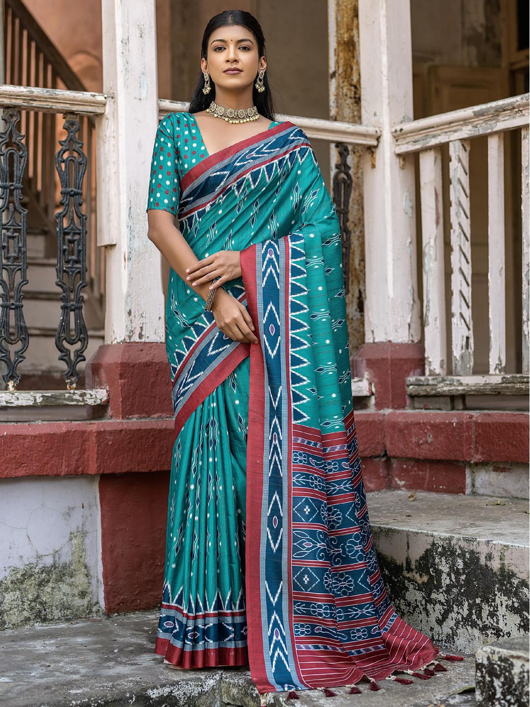 

Mitera Tussar Geometric Saree, Turquoise blue