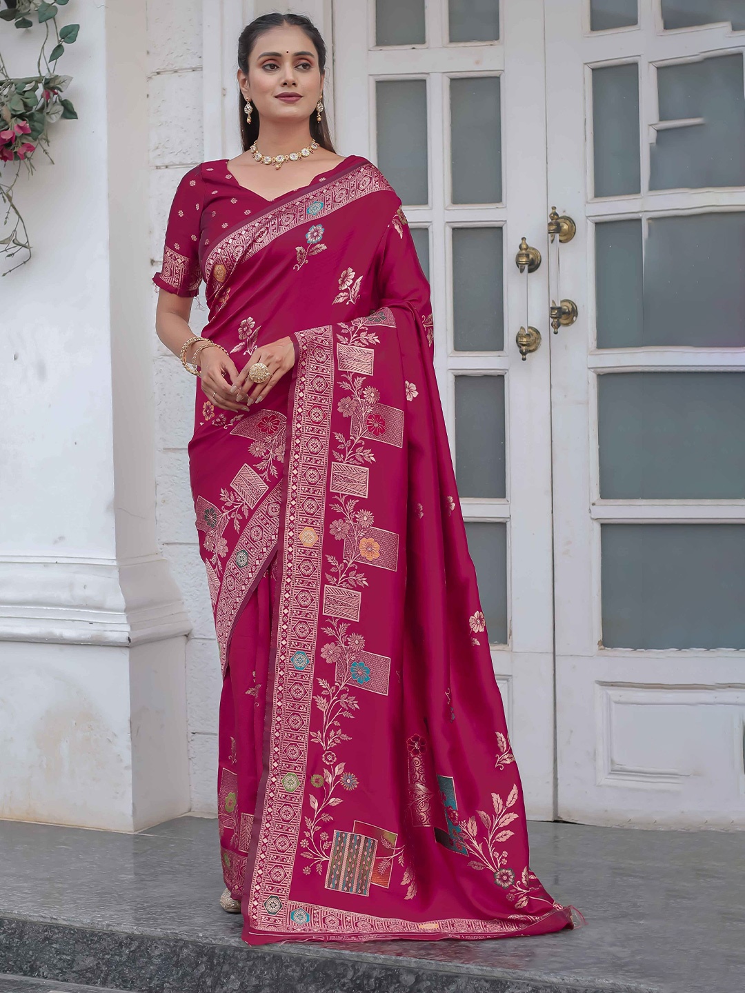 

RICH & ROMAN Ethnic Motifs Woven Design Zari Pure Silk Banarasi Saree, Pink