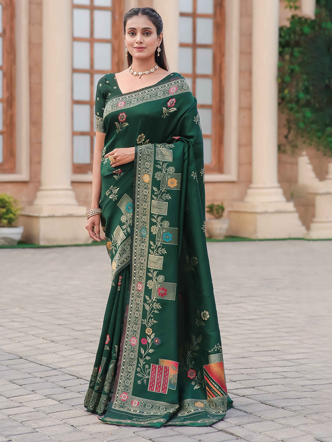 

RICH & ROMAN Ethnic Motifs Zari Pure Silk Banarasi Saree, Green