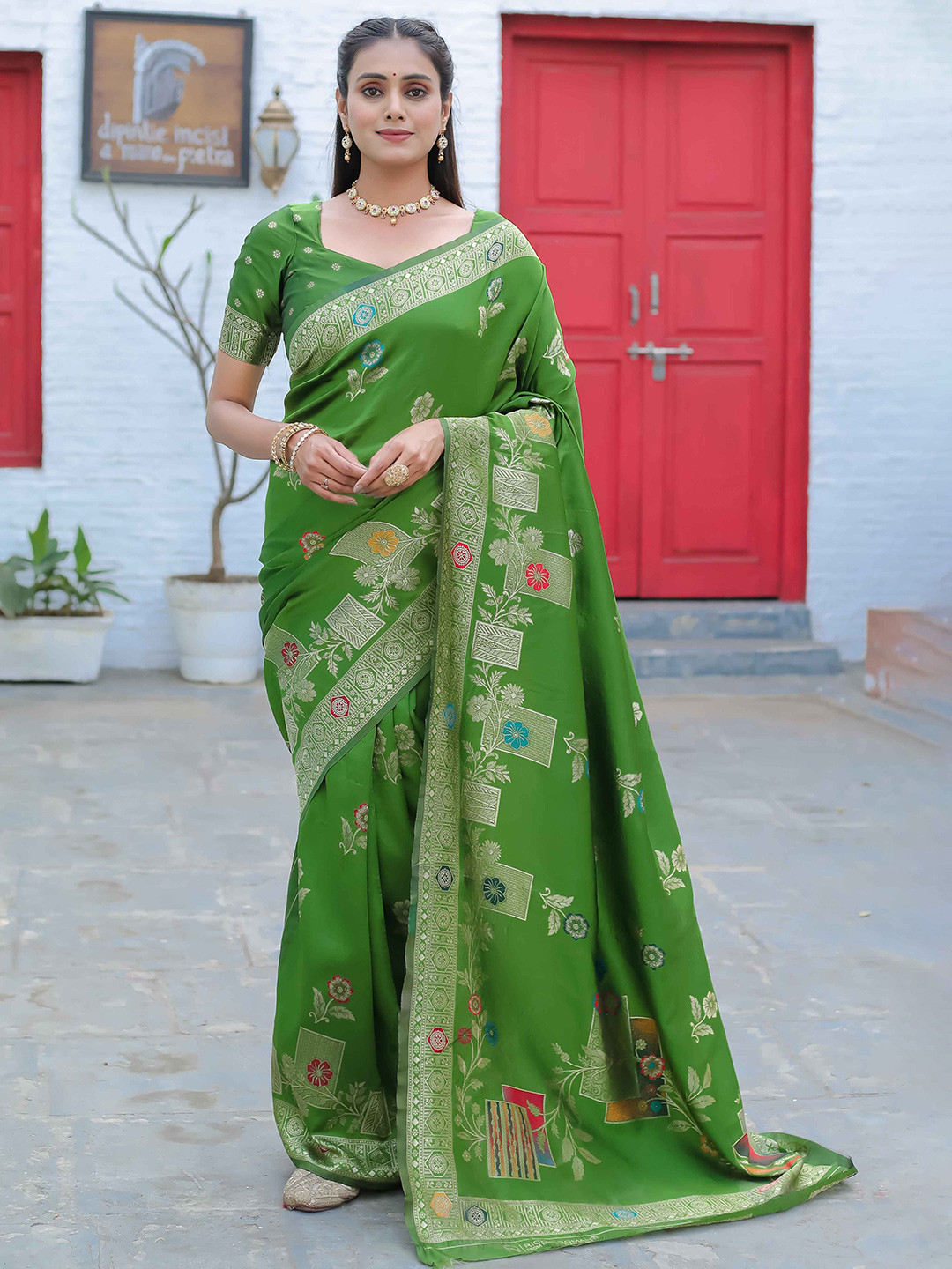 

RICH & ROMAN Ethnic Motifs Woven Design Zari Pure Silk Banarasi Saree, Olive