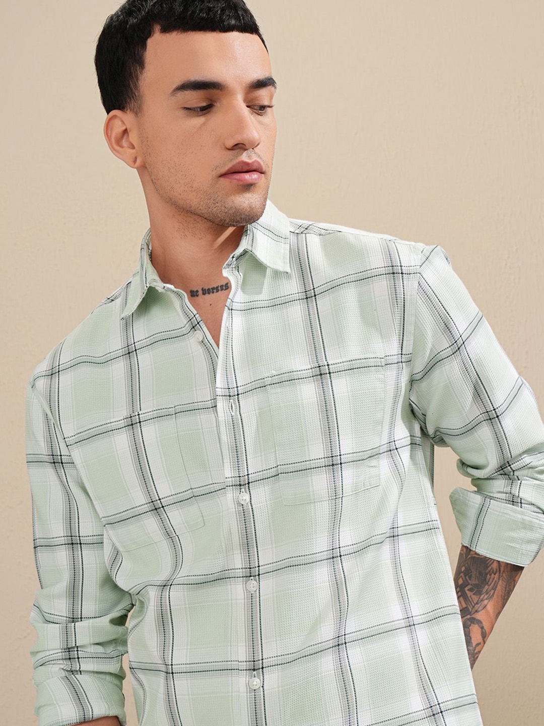 

HIGHLANDER Men Dobby Textured Checked Stylised Pocket Relaxed Shirt, Green