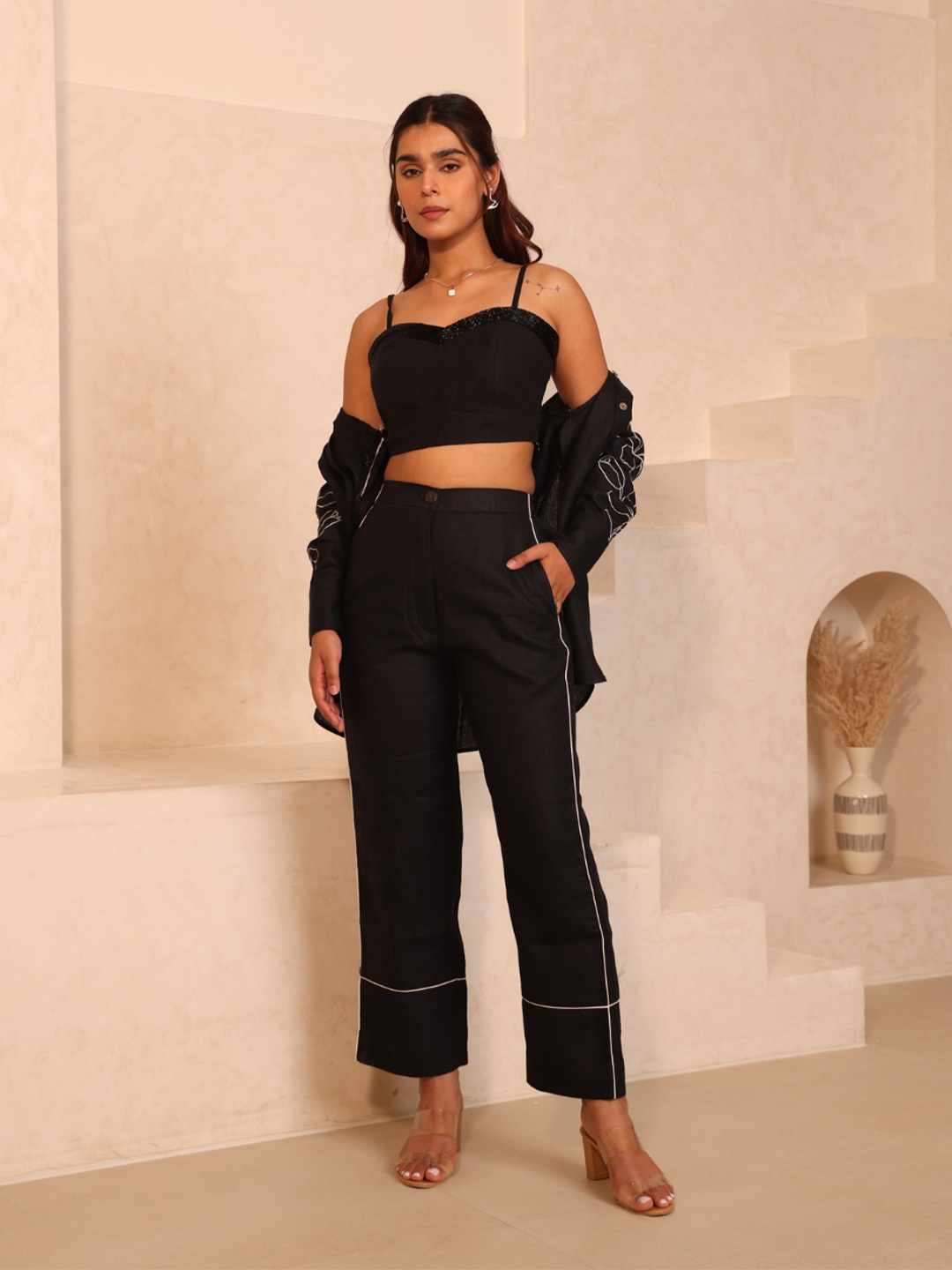 

SHIBUI Women Tailored Straight Fit High-Rise Trousers, Black