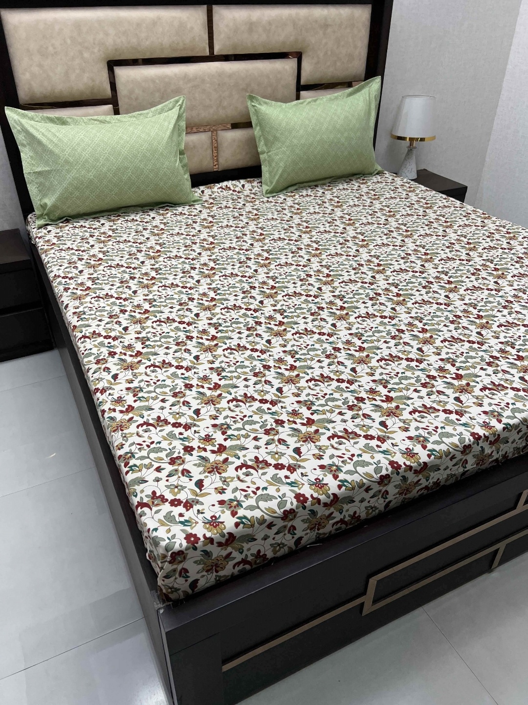 

Pure Decor White & Brown Floral Cotton King Bedsheet with 2 Pillow Covers