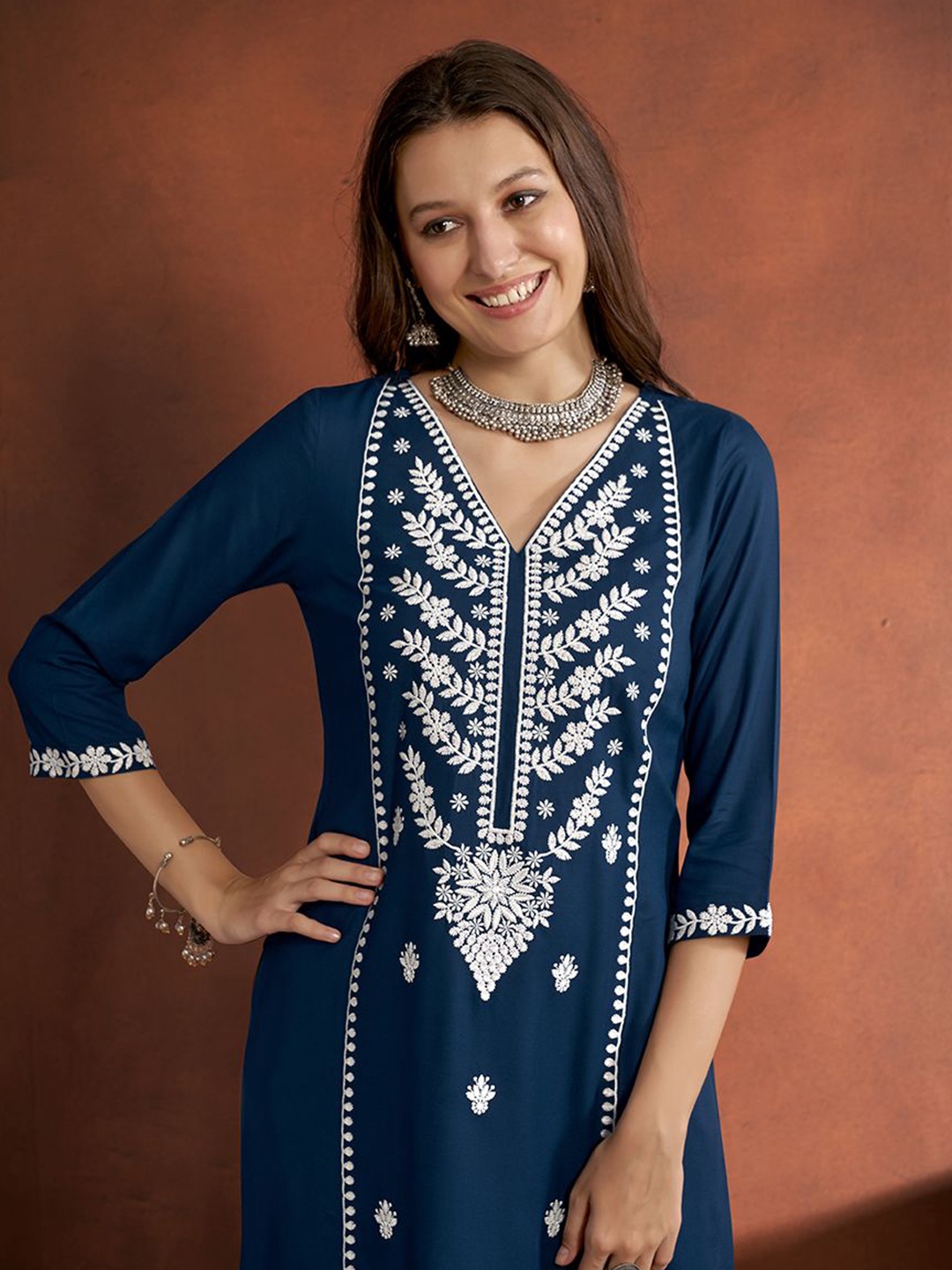 

Anouk Ethnic Motifs Embroidered Straight Kurta, Teal