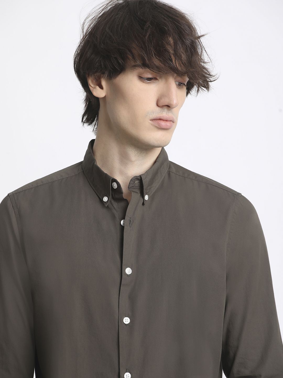 

THE BEAR HOUSE Men Solid Slim Fit Button-Down Collar Pure Cotton Casual Shirt, Brown