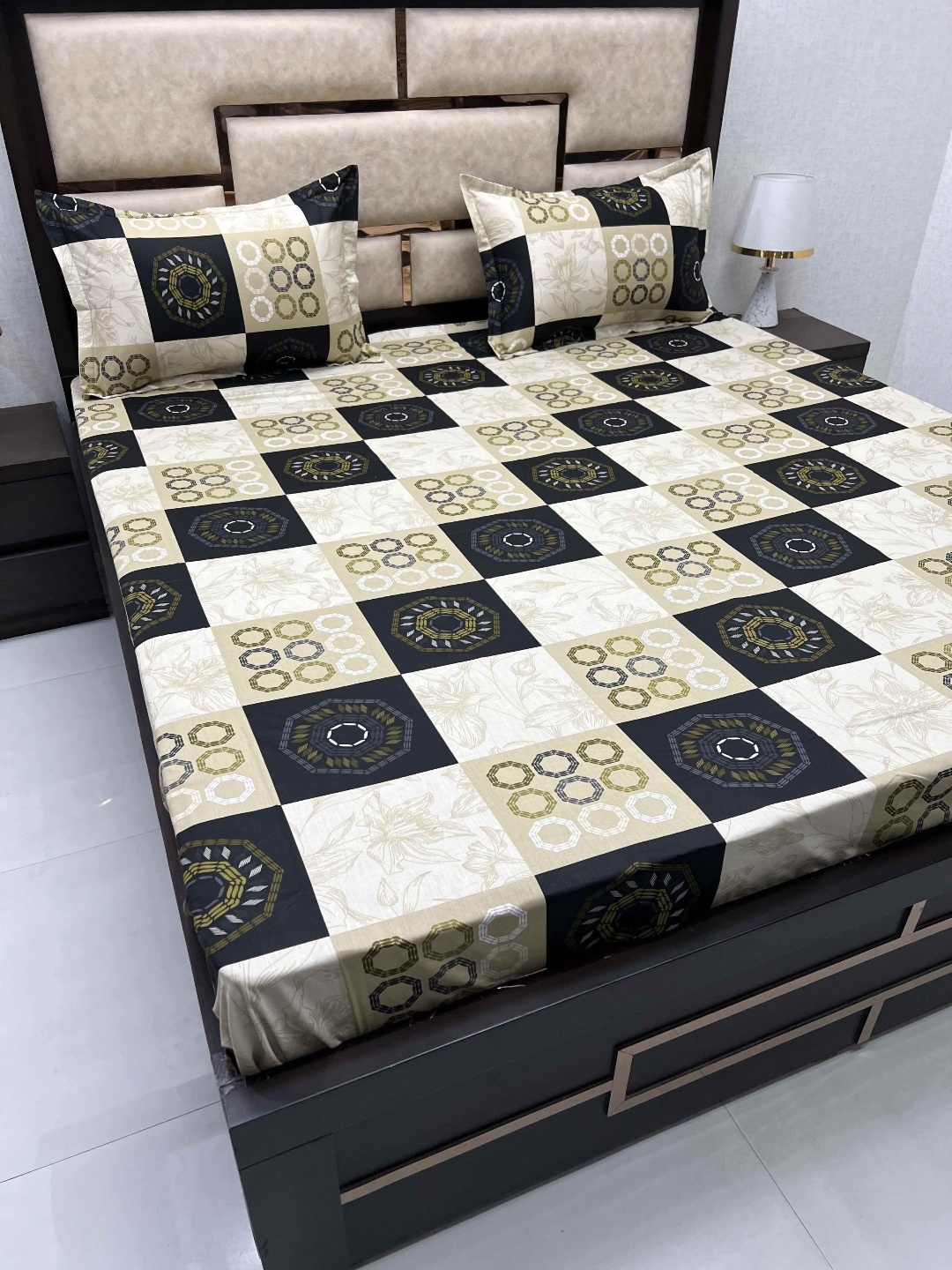 

Pure Decor White & Beige Cotton 330 TC King Bedsheet with 2 Pillow Covers