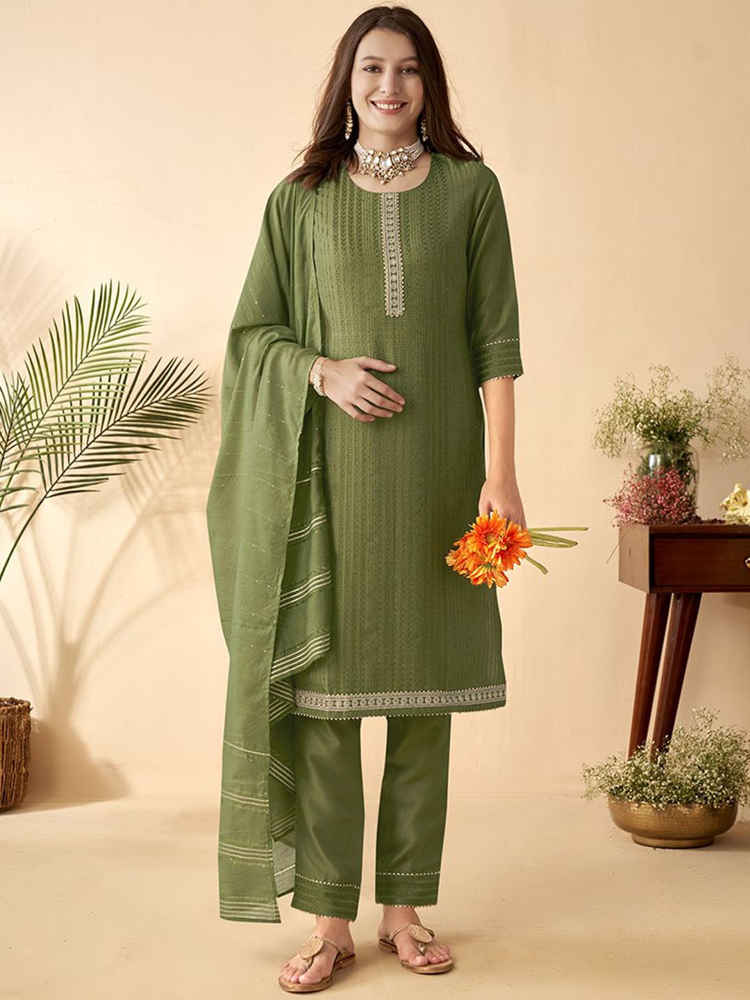 

Anouk Green Floral Embroidered Thread Work Straight Kurta with Trousers & Dupatta