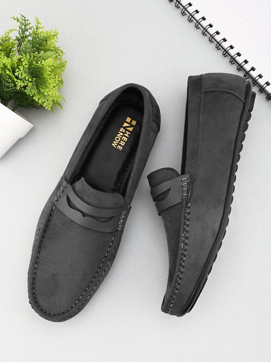 

HERE&NOW Men Grey Textured Round Toe Suede Loafers