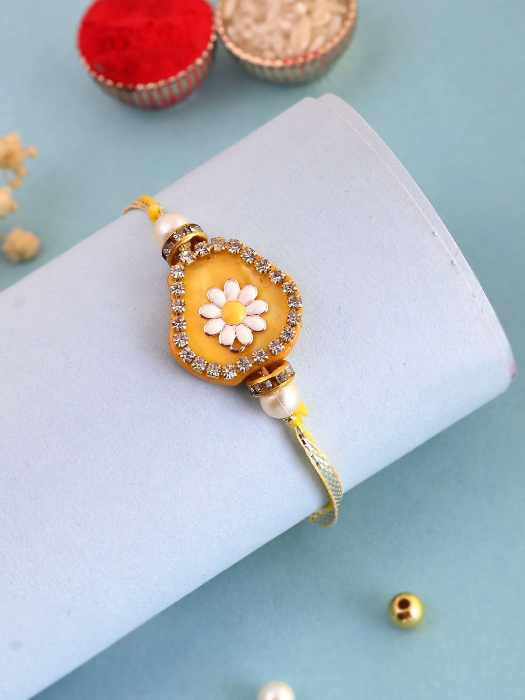

Aapno Rajasthan Men Floral Artificial Pearls Beaded Thread Rakhi, White