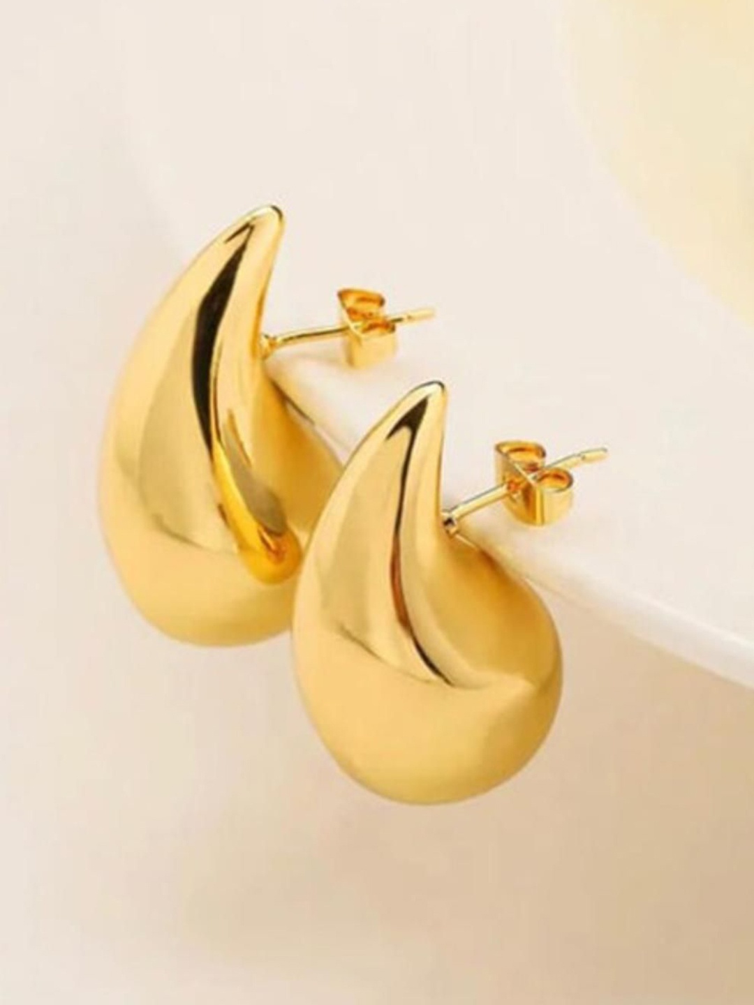 

DN Creation Stainless Steel Gold Plated Teardrop Shaped Chunky Studs Earrings