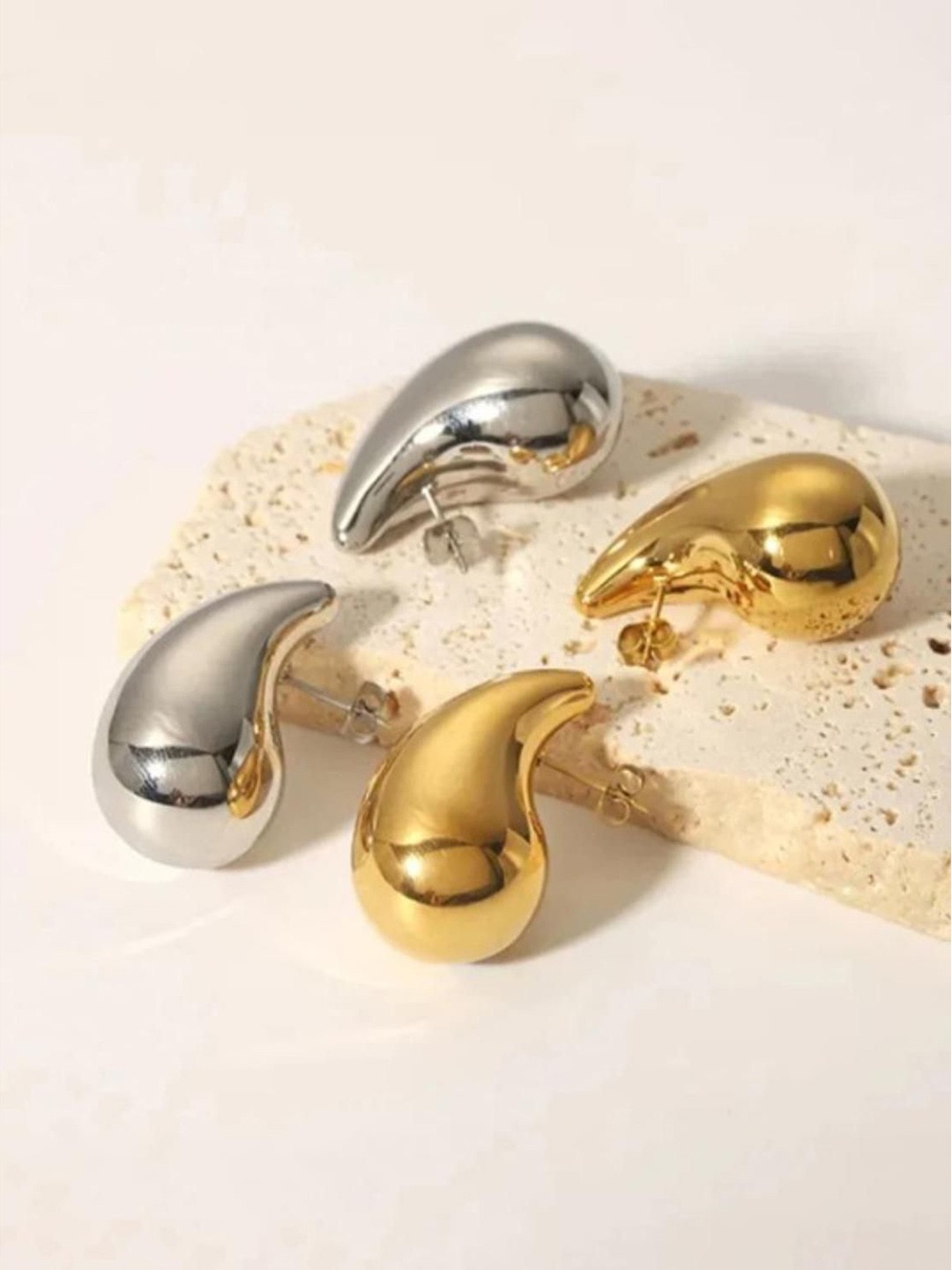 

DN Creation Set of 2 Gold and Silver Plated Stainless Steel Teardrop Shaped Studs Earrings