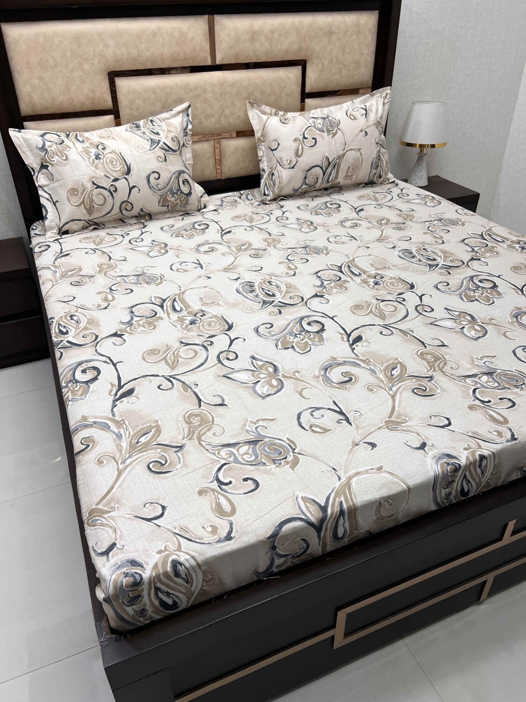 

Pure Decor Beige & Grey Floral Cotton 330 TC King Bedsheet with 2 Pillow Covers