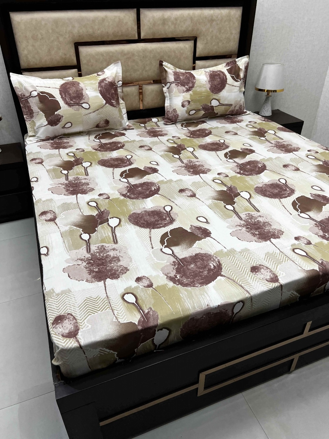 

Pure Decor Brown & Off White Floral Cotton 330 TC King Bedsheet with 2 Pillow Covers