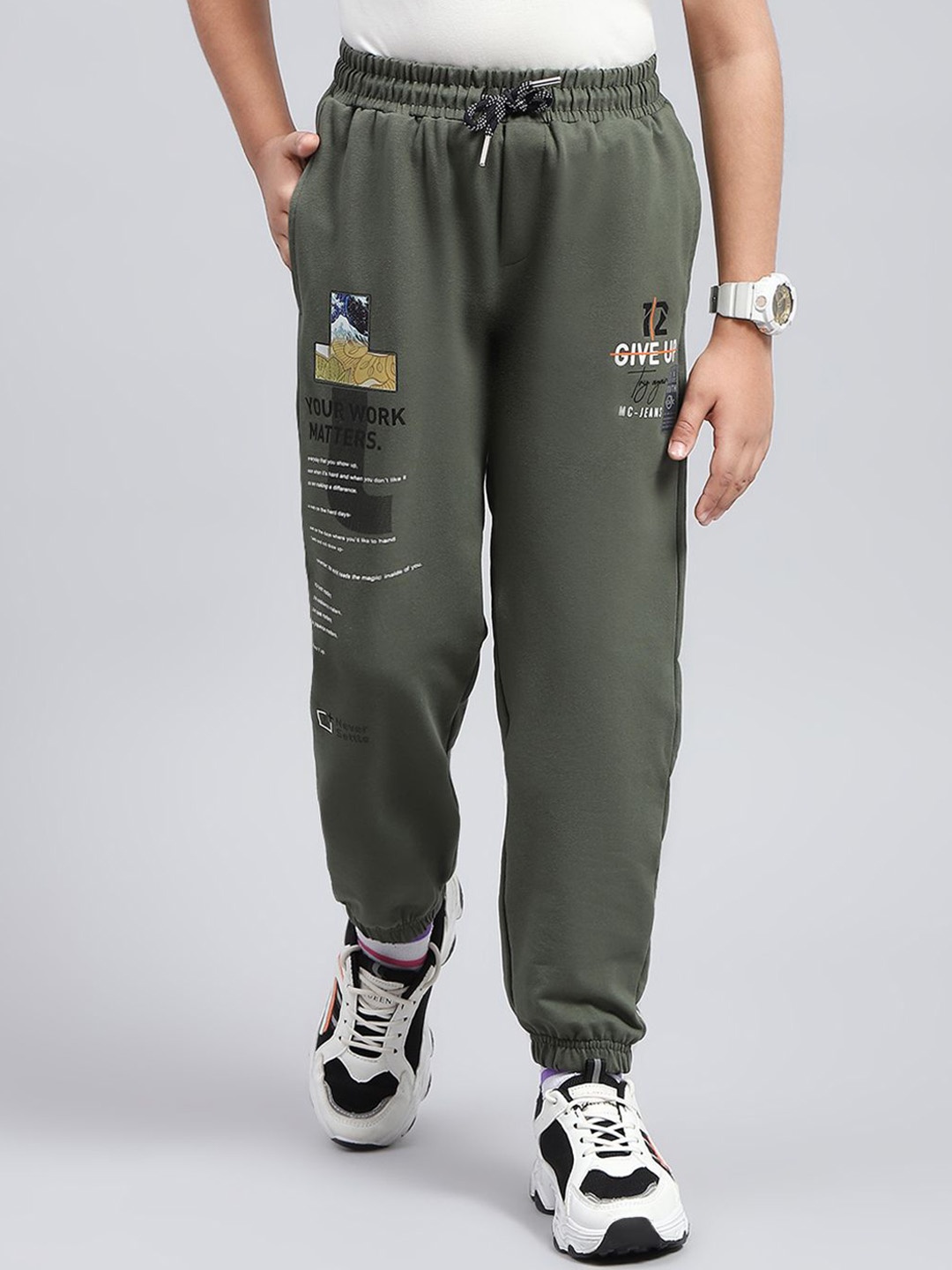 

Monte Carlo Boys Printed Regular Fit Joggers, Olive