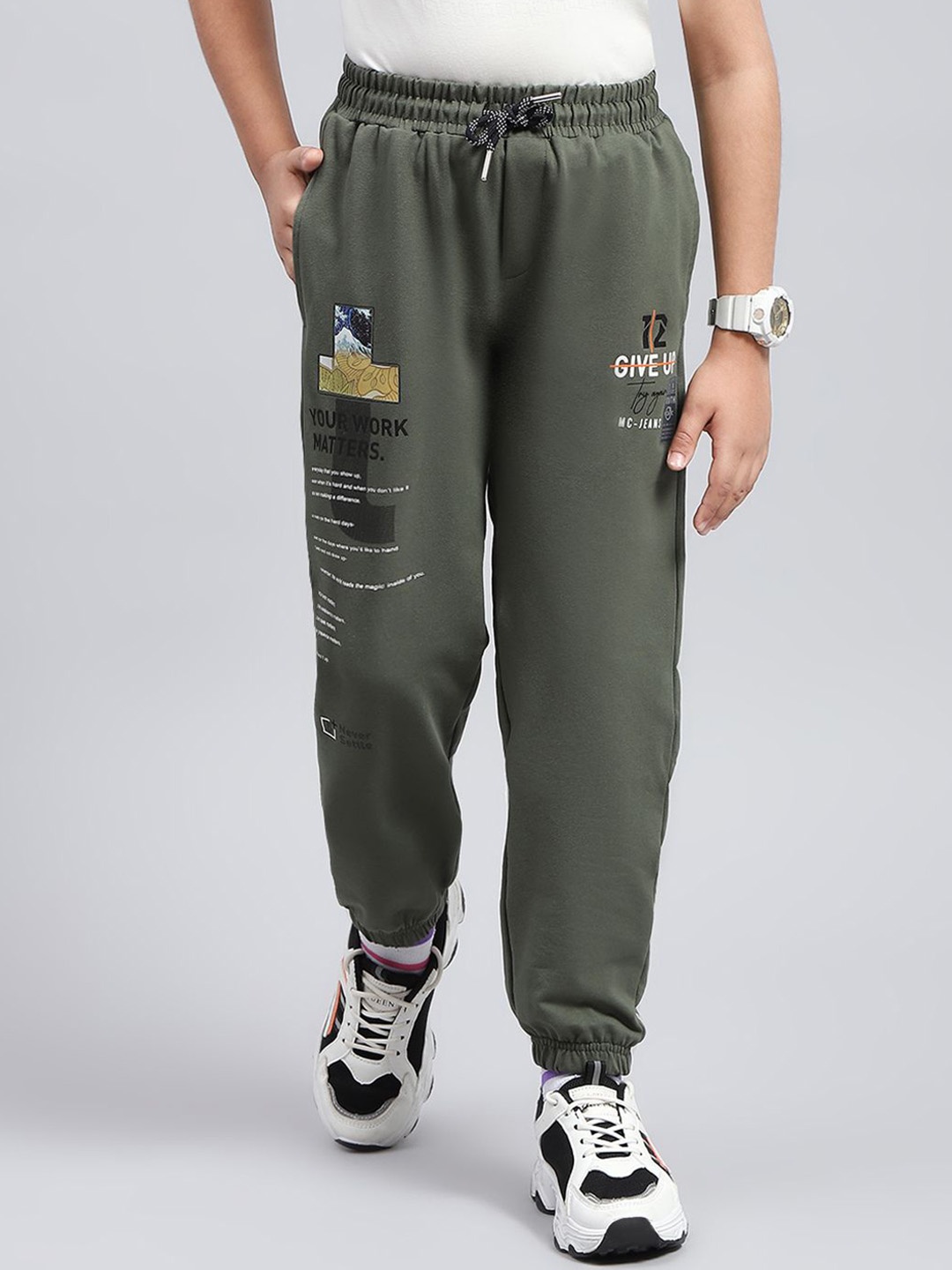 

Monte Carlo Boys Printed Regular Fit Joggers, Olive