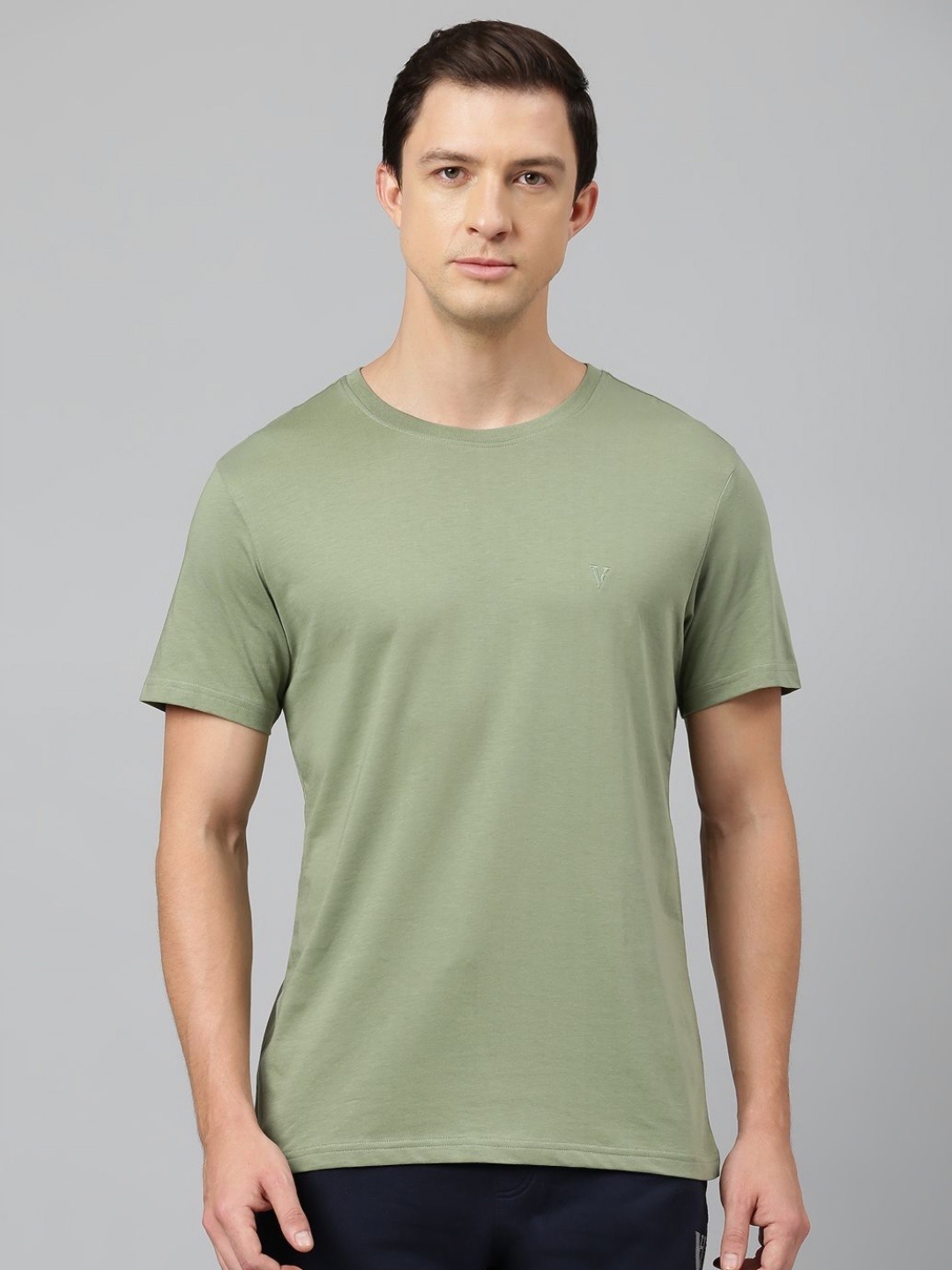 

Van Heusen Men Solid Round Neck T-shirt, Green