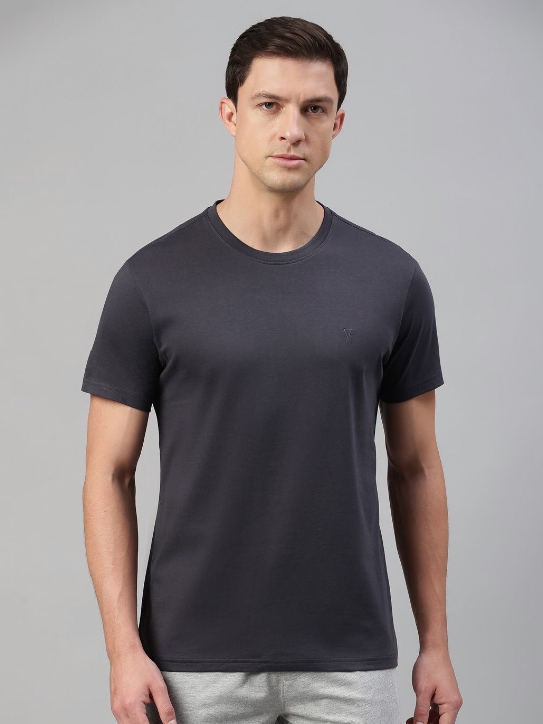 

Van Heusen Men Solid Round Neck T-shirt, Grey melange