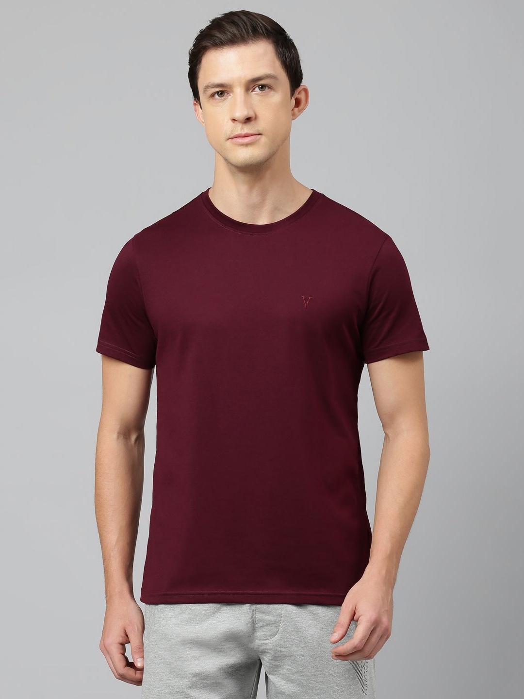 

Van Heusen Men Solid Round Neck T-shirt, Burgundy