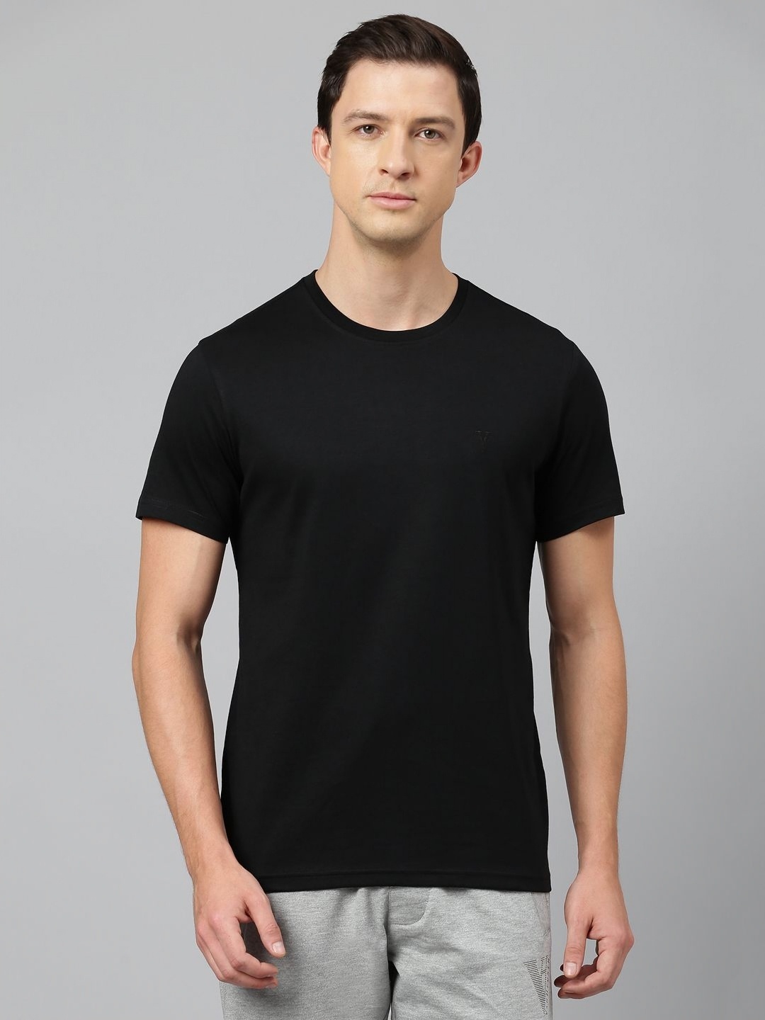 

Van Heusen Men Solid Round Neck T-shirt, Black