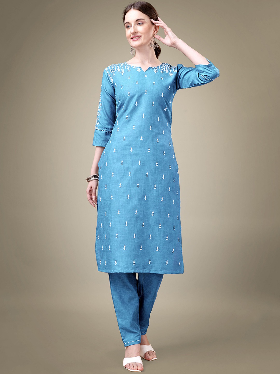 

Rujave Paisley Embroidered Regular Thread Work Kurta with Churidar, Turquoise blue