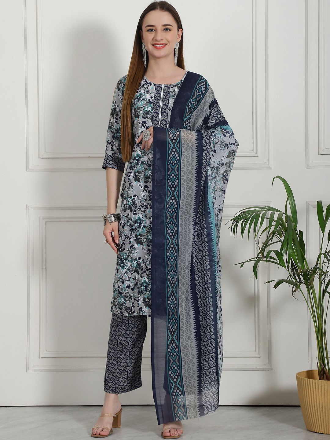 

7Threads Floral Printed Regular Pure Cotton Straight Kurta With Trousers & Dupatta, Navy blue