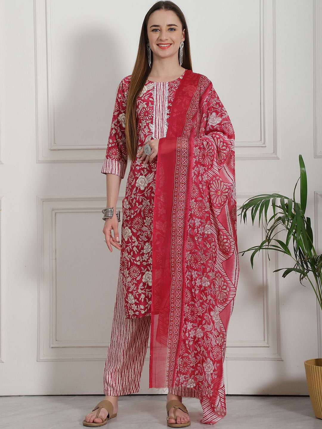 

7Threads Floral Printed Regular Pure Cotton Straight Kurta With Trousers & Dupatta, Pink