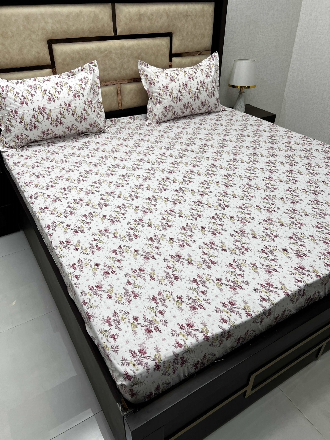 

Pure Decor Grey & Pink Floral Fitted Cotton 400 TC King Bedsheet with 2 Pillow Covers