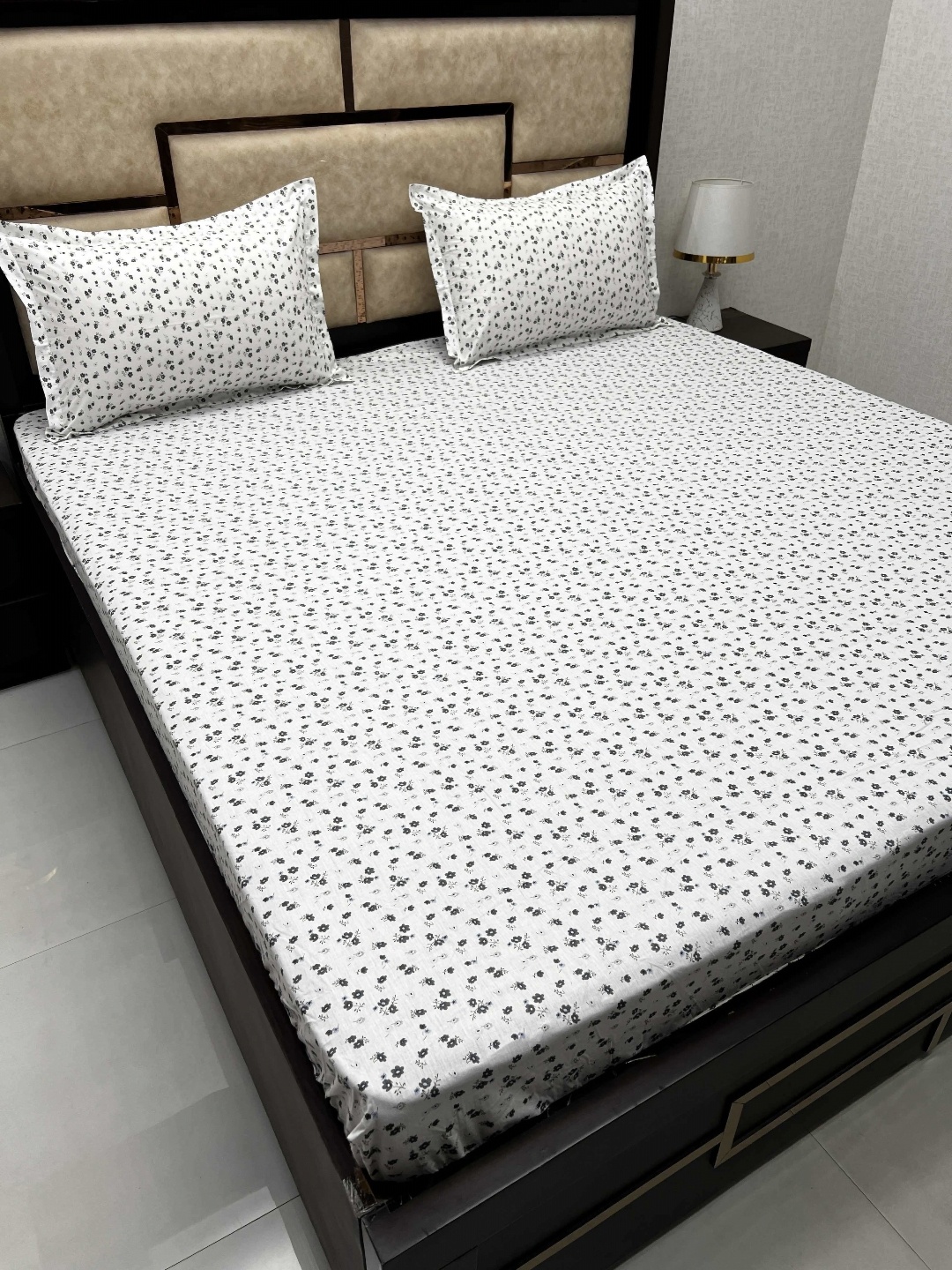 

Pure Decor Cotton King Size Fitted Double Bedsheet With 2 Pillow Covers 6 X 6.3 X 1 ft, White